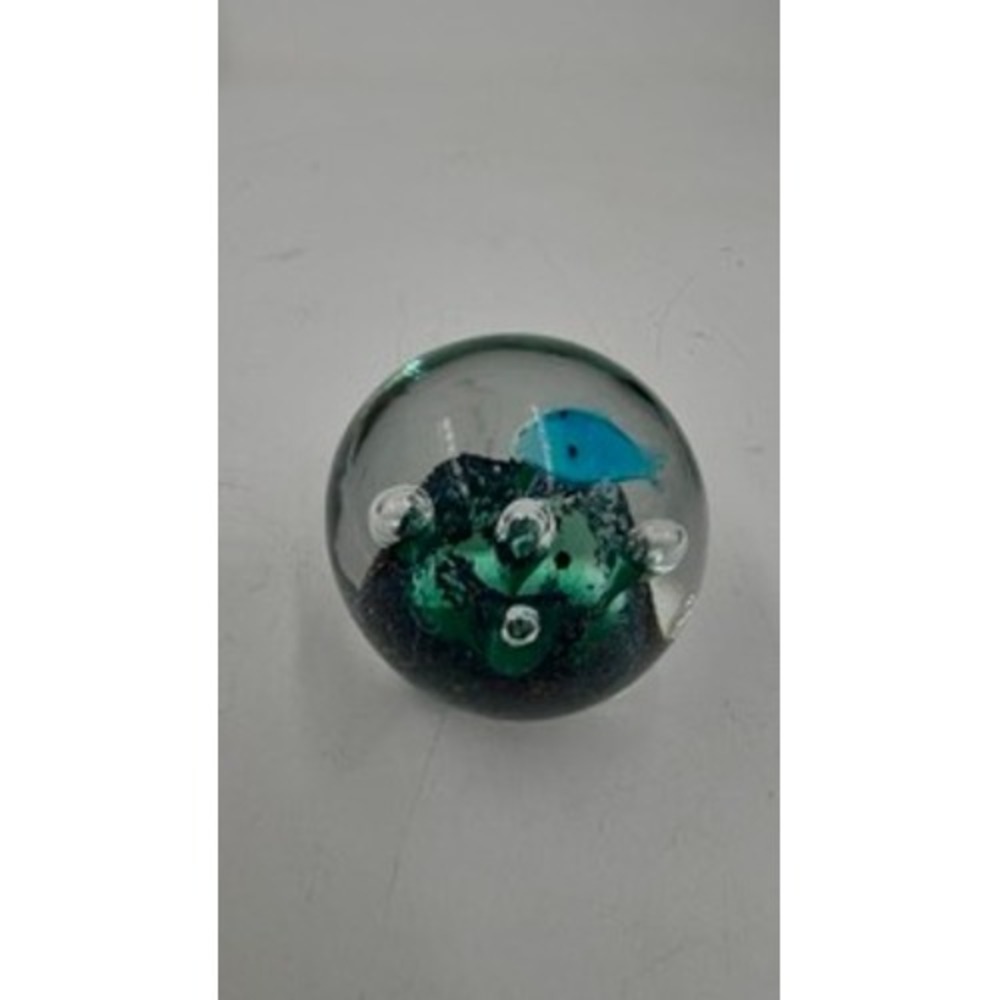 Vintage Art Glass Paperweight Blue Fish Controlled Bubbles Underwater Scene 2"